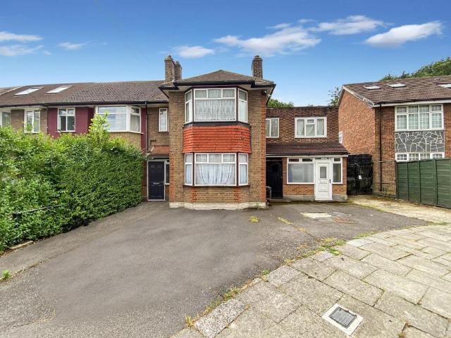 House for sale in London Borough of Ealing, Perivale