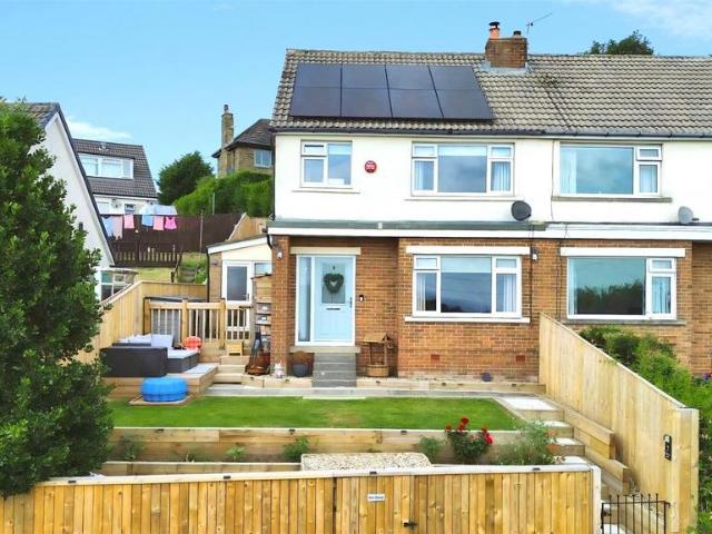 House for sale in Shelf, Calderdale