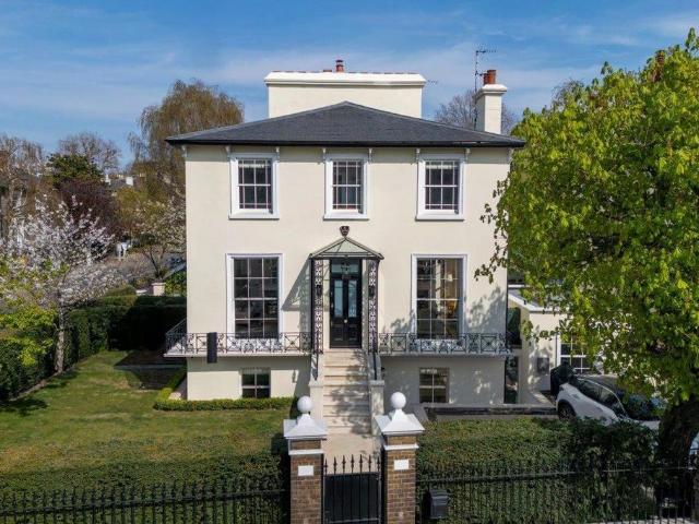 House for sale in St. John's Wood, Greater London