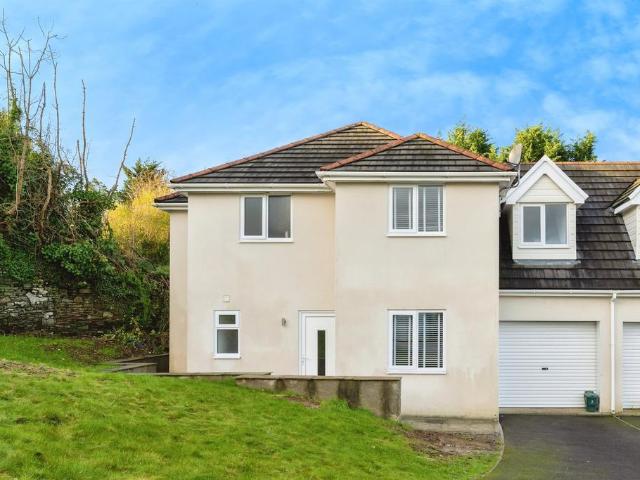 House for sale in Pontarddulais, Wales