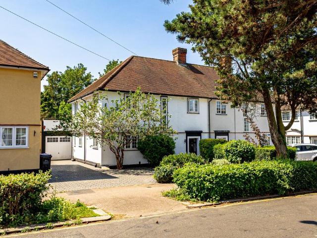 House for sale in North Shoebury, Alton Barnes
