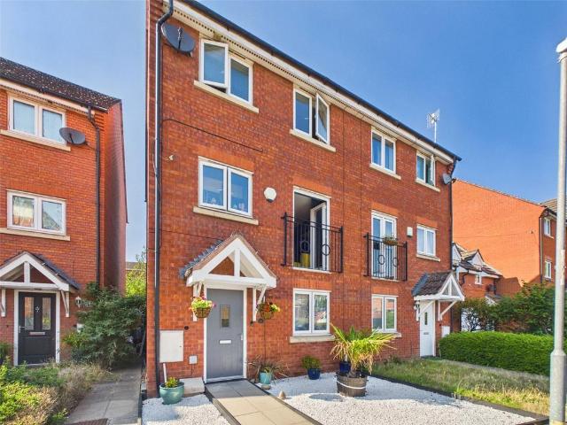 House for sale in The Ronkswood, Worcestershire
