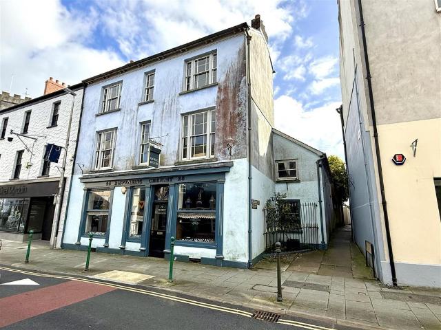 House for sale in Carmarthen, Wales