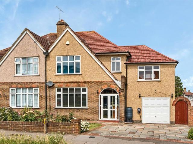 House for sale in London Borough of Croydon, Shirley