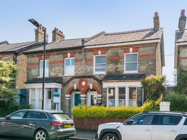House for sale in Nunhead, Greater London