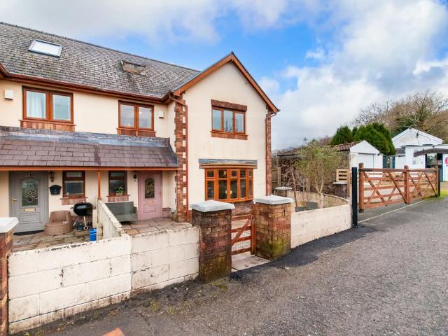 House for sale in Cwmllynfell
