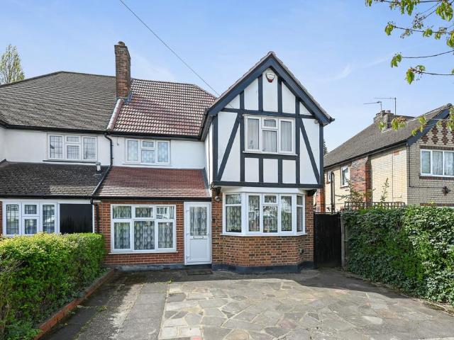 House for sale in Harrow Weald, Greater London