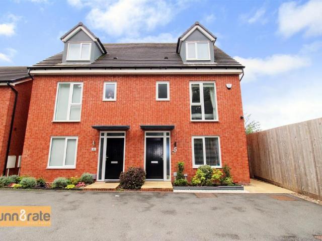 House for sale in Burslem, Stoke-on-Trent