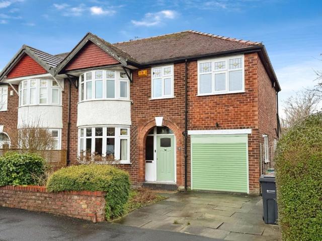 House for sale in Kitt's Moss, Bramhall