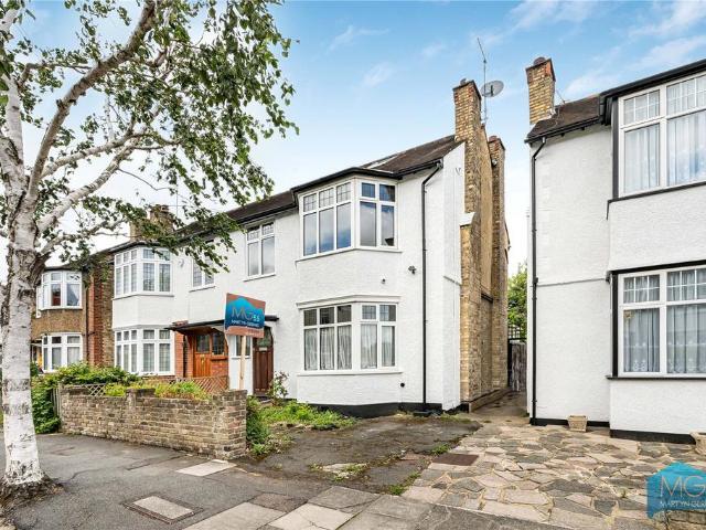 House for sale in Whetstone, Greater London