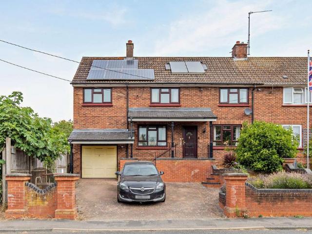 House for sale in Chipping Hill, Essex