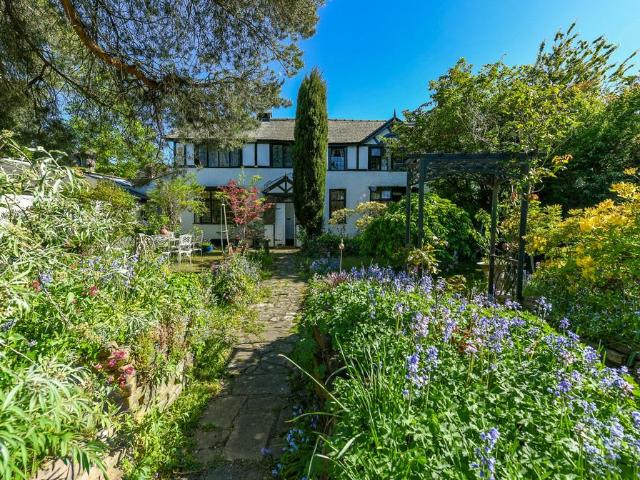 House for sale in Timperley, Trafford Park