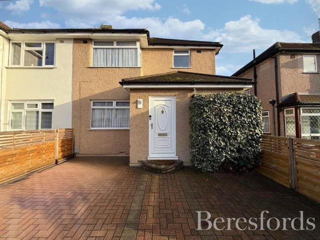 House for sale in Elm Park, Greater London