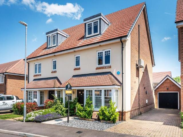 House for sale in The Butts, Kent