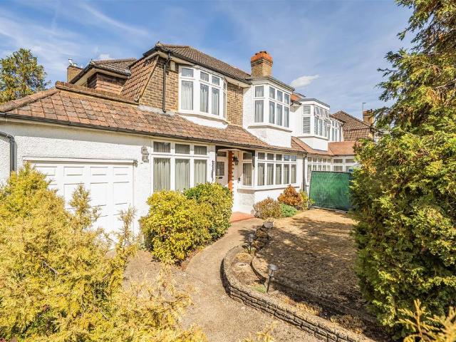 House for sale in Berrylands, Greater London