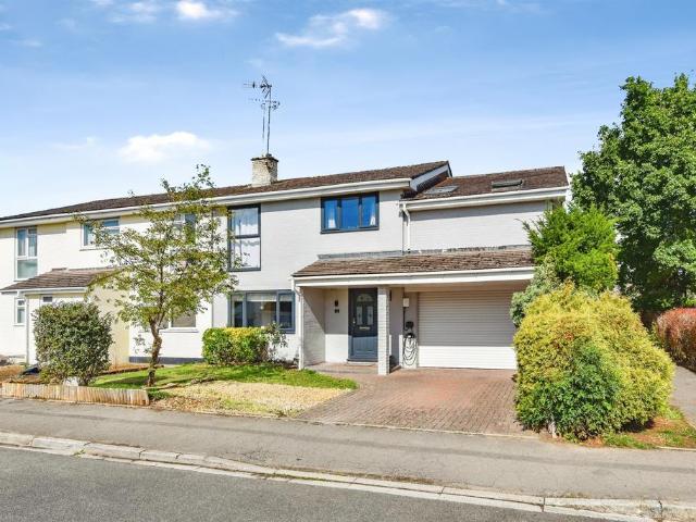 House for sale in Sutton Benger