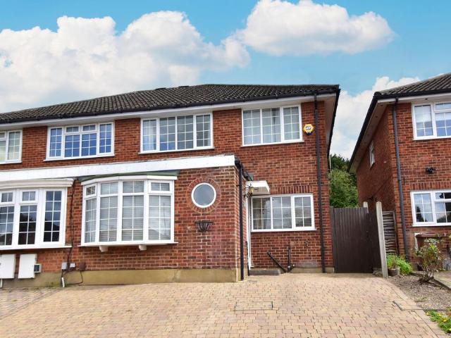 House for sale in Batchworth, Hertfordshire