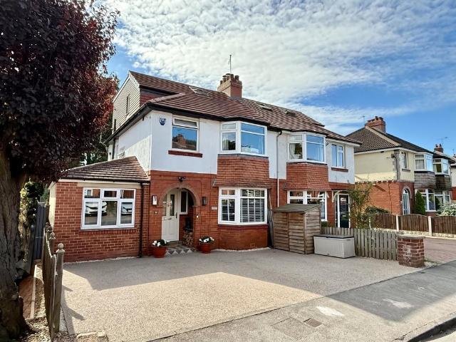 House for sale in Barleyfields, Leeds
