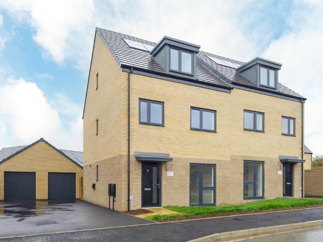 House for sale in Tilbury, Essex