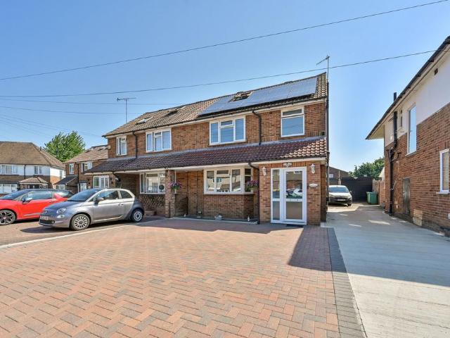 House for sale in Kingswood, North Watford
