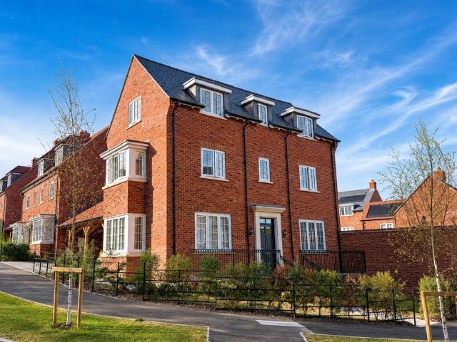 House for sale in Burghfield Common, West Berkshire