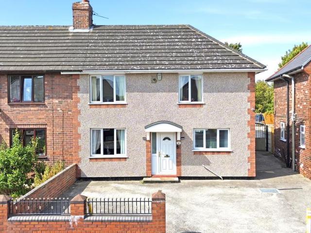 House for sale in Thurnscoe, South Yorkshire