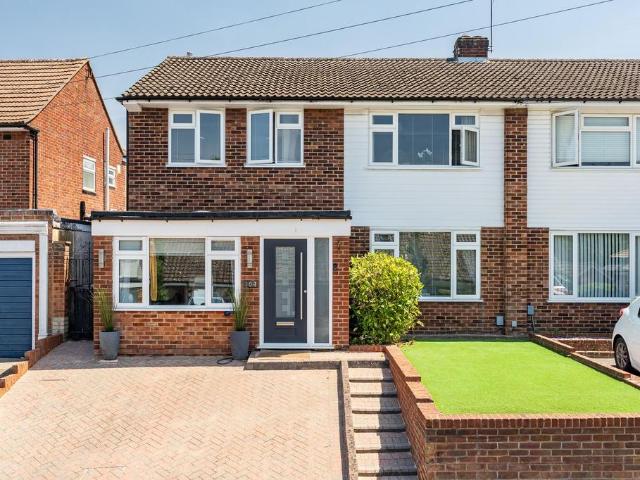 House for sale in Kings Hill, Colliers End