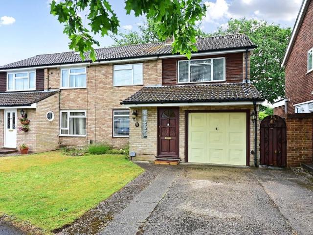 House for sale in Frogmore, Hart