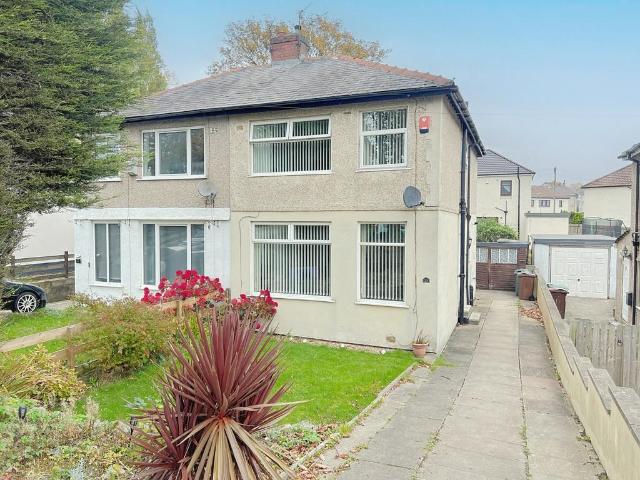 House for sale in Low Moor, West Yorkshire