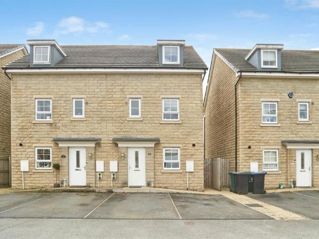 House for sale in Steeton, West Yorkshire