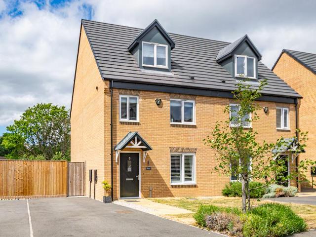 House for sale in Meanwood, West Yorkshire