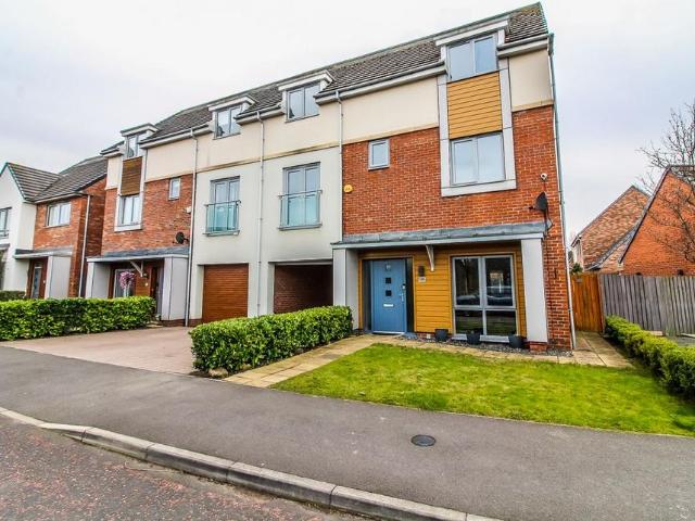House for sale in Burnside, Fence Houses