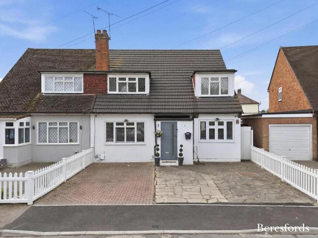 House for sale in Hutton, Navestock Side