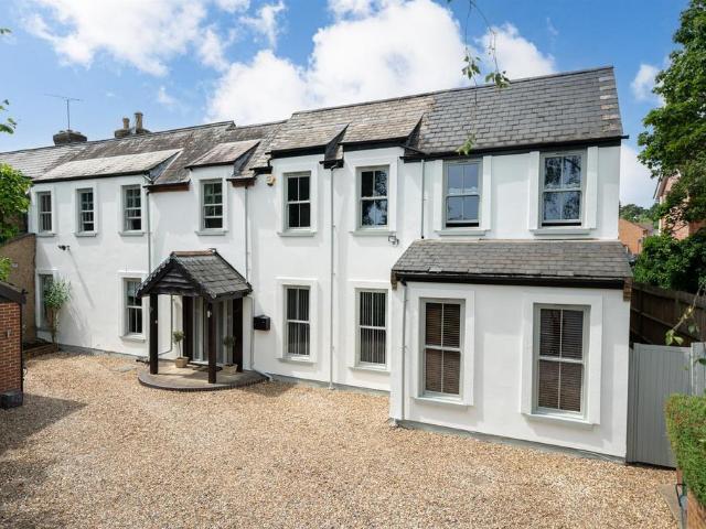 House for sale in Batchworth, Hertfordshire