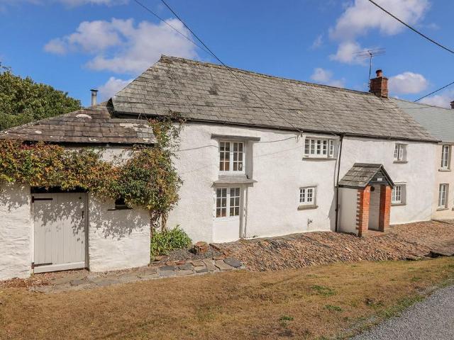 House for sale in Weir Quay, Devon