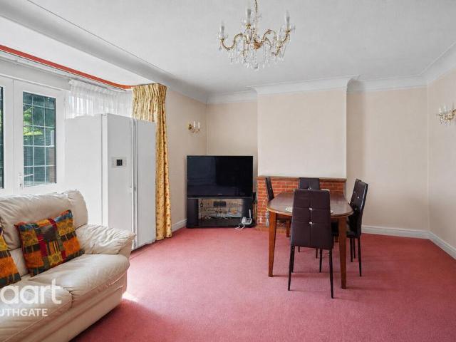 House for sale in New Southgate, Greater London