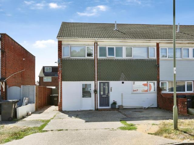 House for sale in Rowner, Middlecroft