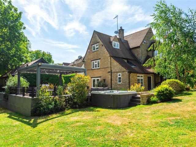 House for sale in Bedford