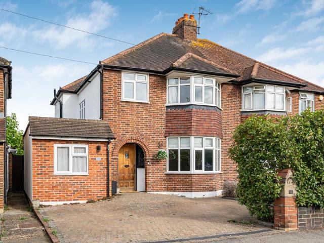 House for sale in Pachesham Park, Surrey