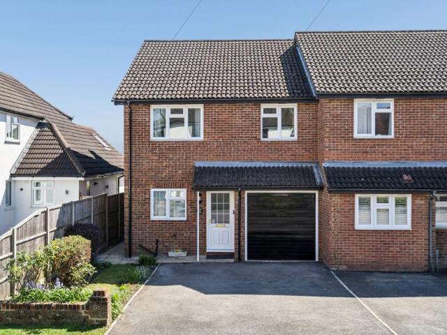House for sale in Chalfont St. Peter, Denham