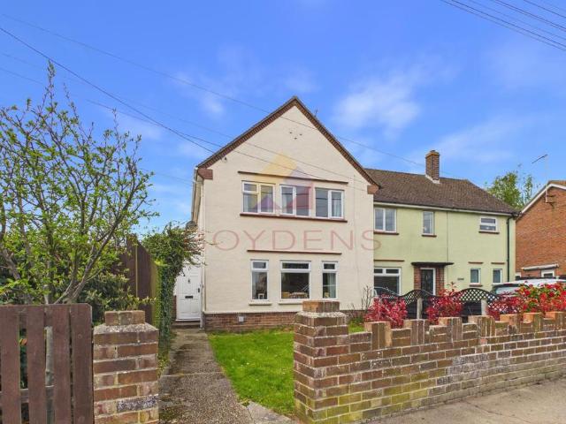 House for sale in Dale Hill, Essex
