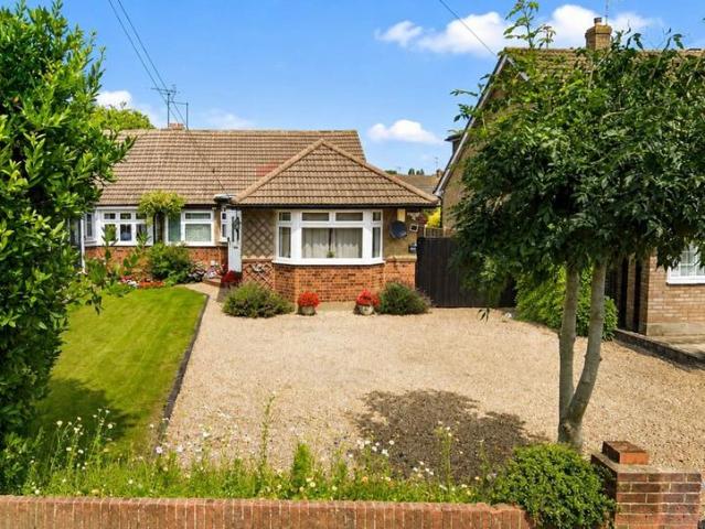 House for sale in Pilgrims' Hatch, Navestock Side