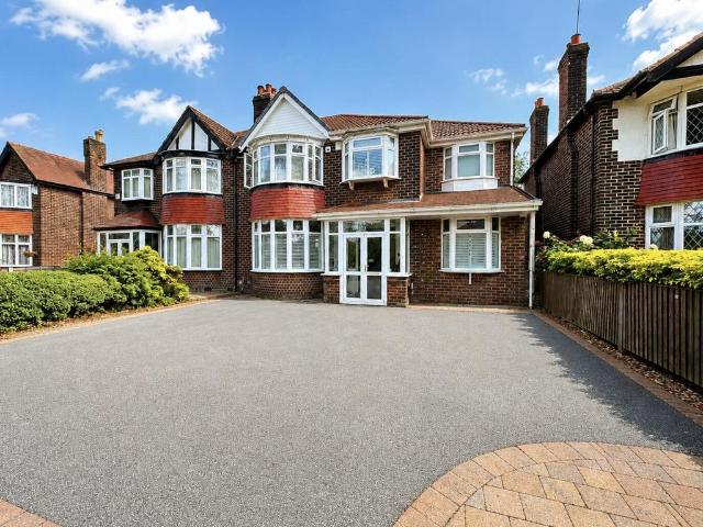 House for sale in Ashton upon Mersey, Trafford Park