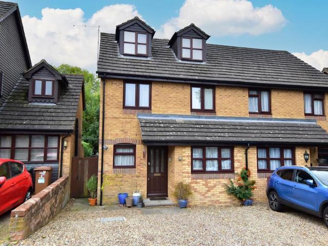 House for sale in Batchworth, Hertfordshire
