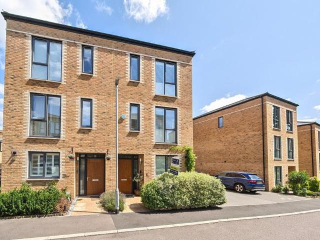 House for sale in London Borough of Croydon, Greater London