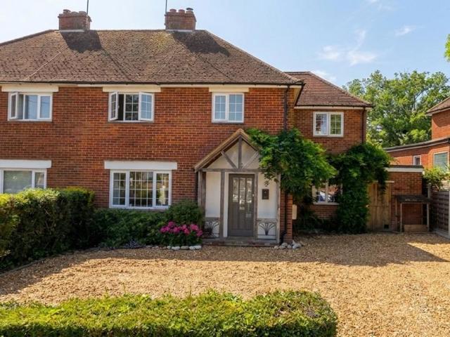 House for sale in Pachesham Park, Surrey