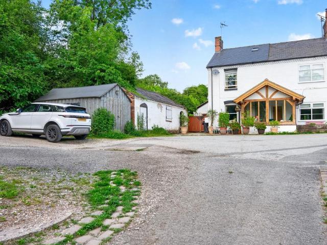 House for sale in Dutton, Cheshire