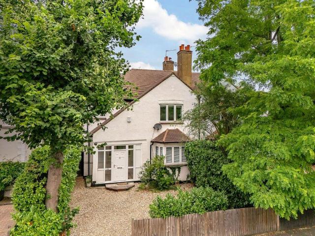 House for sale in London Borough of Merton, Raynes Park