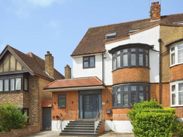 House for sale in Friern Barnet, Greater London