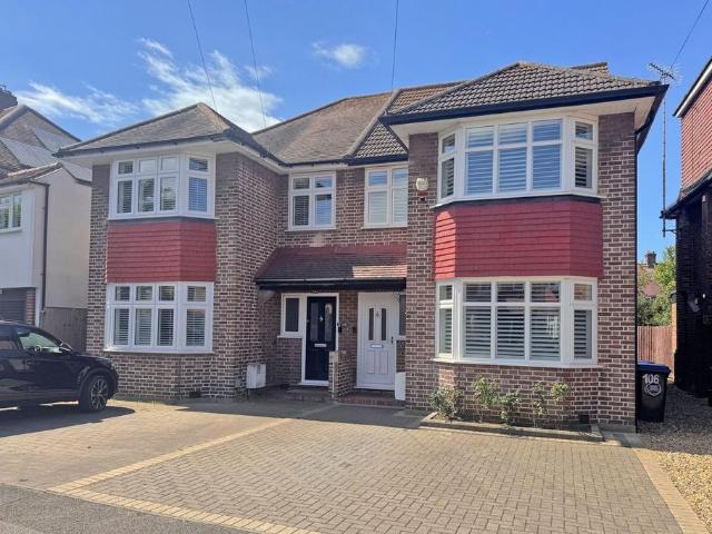 House for sale in Swallowfields, Elmbridge